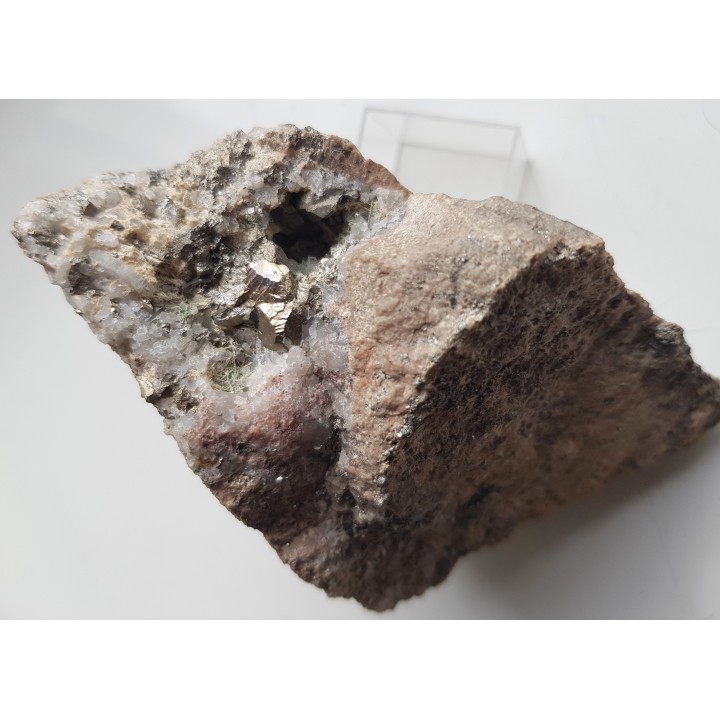 Krystaliczny arsenopiryt z Czarnowa k. Kamiennej Góry