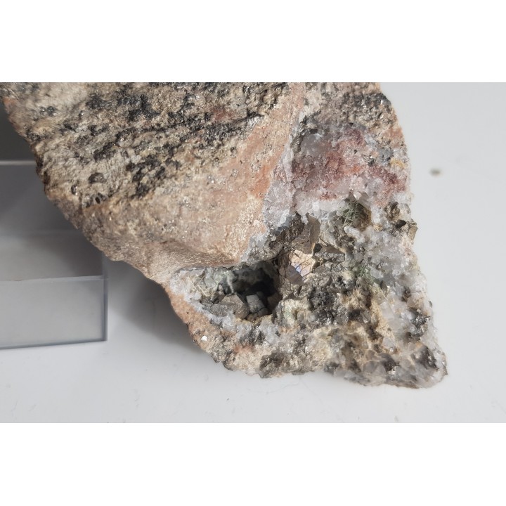 Krystaliczny arsenopiryt z Czarnowa k. Kamiennej Góry