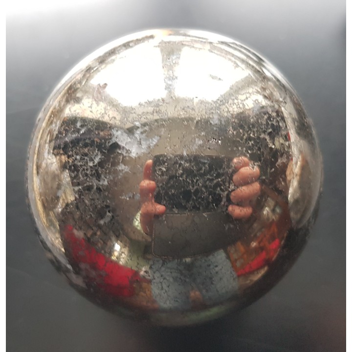 Kula z pirytu ze złoża Carlibaba, Bukowina, Rumunia