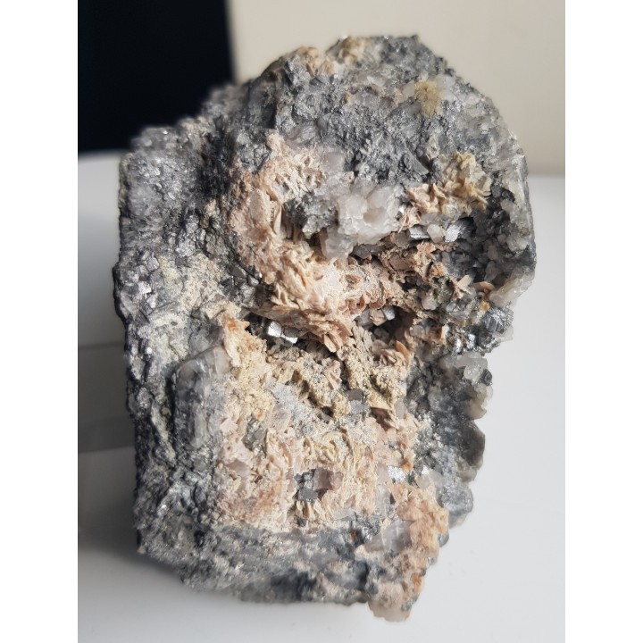 Żyła rudna z kryształami arsenopirytu oraz ankerytu z Radzimowic