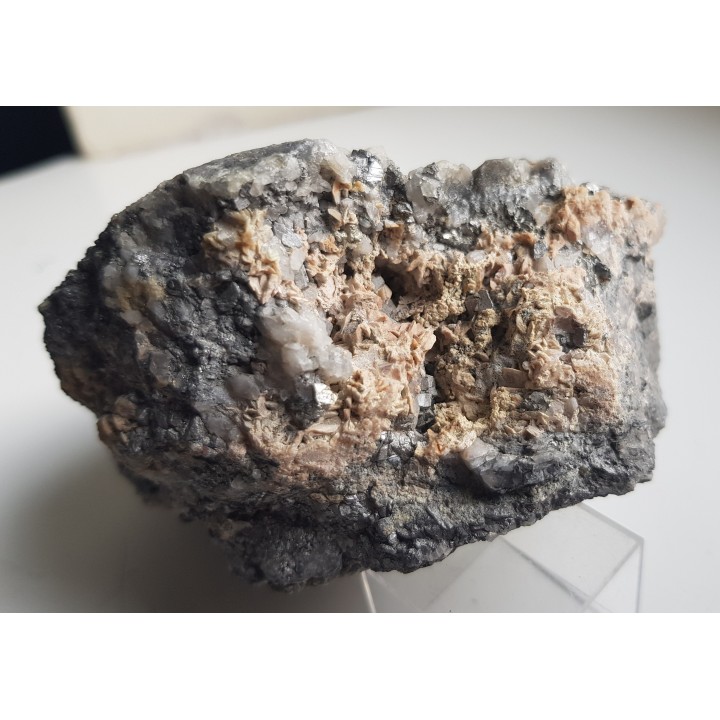 Żyła rudna z kryształami arsenopirytu oraz ankerytu z Radzimowic