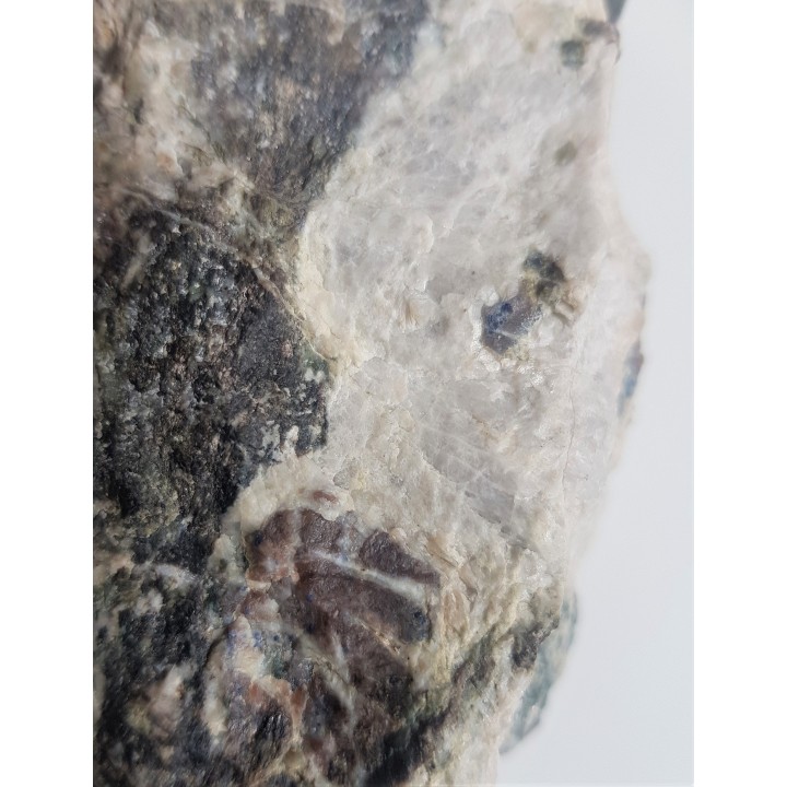 Pegmatoid z szafirem ze Złotego Stoku