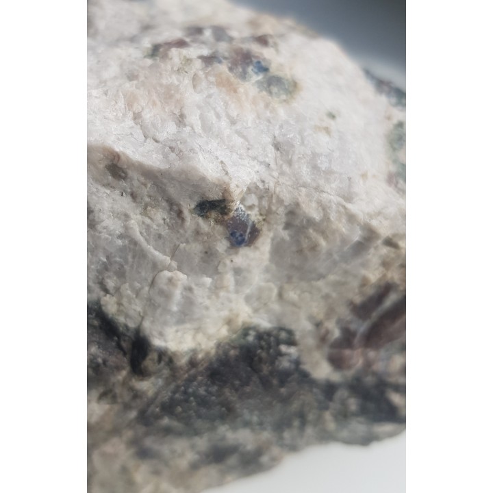 Pegmatoid z szafirem ze Złotego Stoku