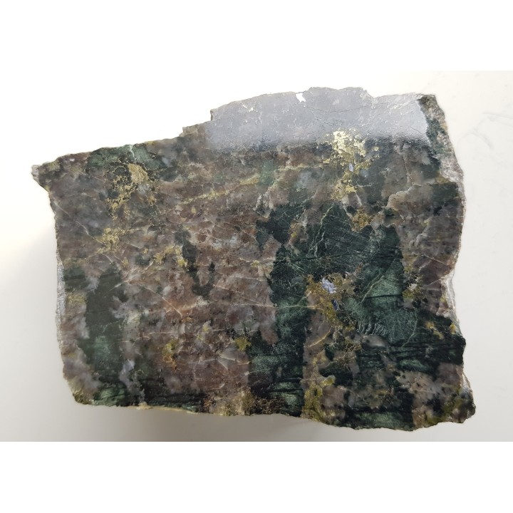 Skapolit, chalkopiryt i molibdenit w skarnie ze Svappavaary, Norrbotten (Szwecja)