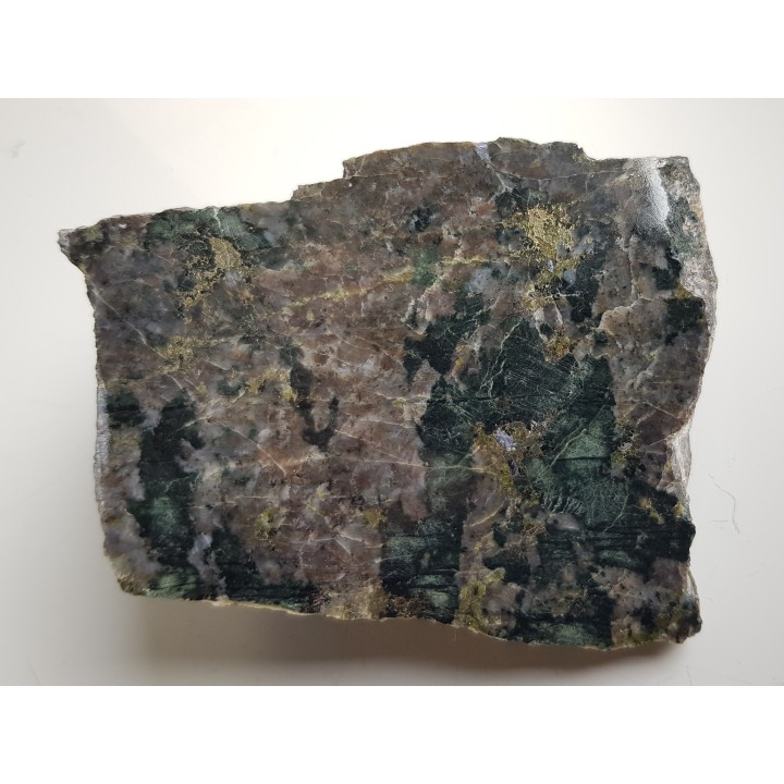 Skapolit, chalkopiryt i molibdenit w skarnie ze Svappavaary, Norrbotten (Szwecja)