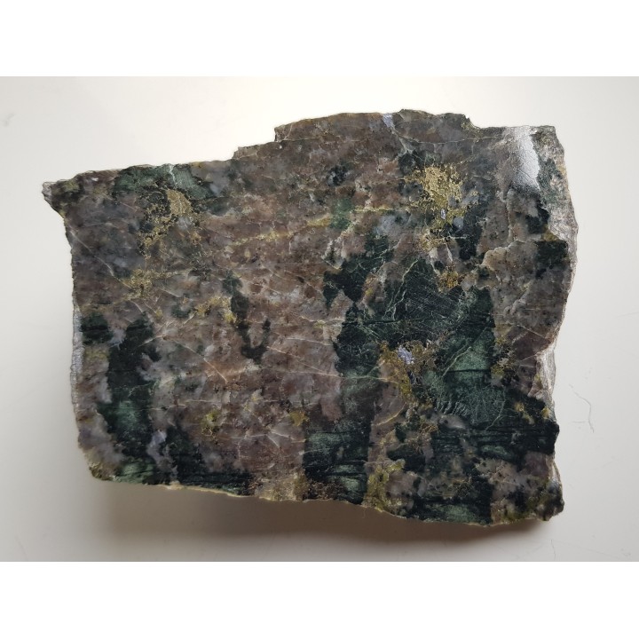 Skapolit, chalkopiryt i molibdenit w skarnie ze Svappavaary, Norrbotten (Szwecja)