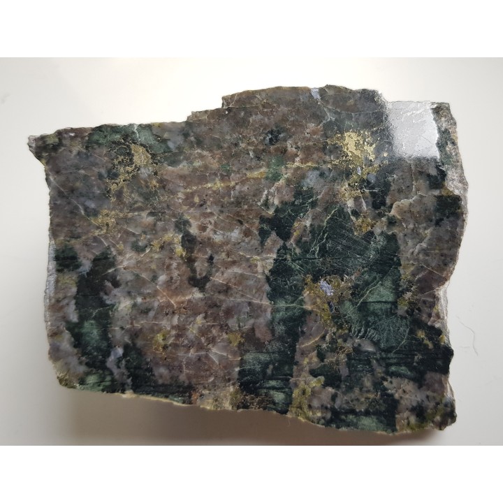 Skapolit, chalkopiryt i molibdenit w skarnie ze Svappavaary, Norrbotten (Szwecja)