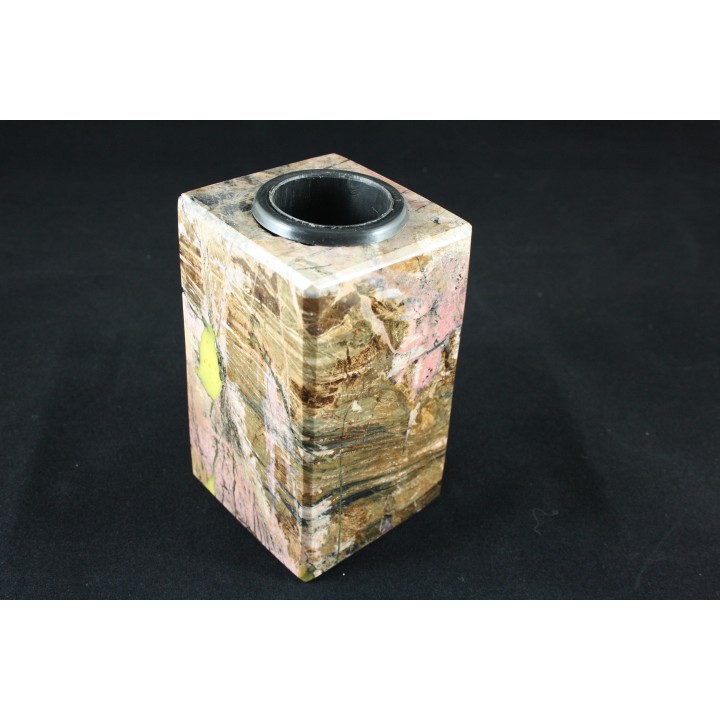 Wazon z rodonitu z rumuńskich Karpat