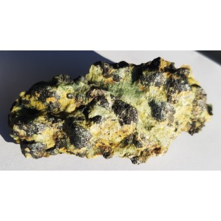 Duże kryształy chromitu z Tąpadeł k. Sobótki