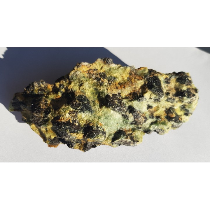 Duże kryształy chromitu z Tąpadeł k. Sobótki