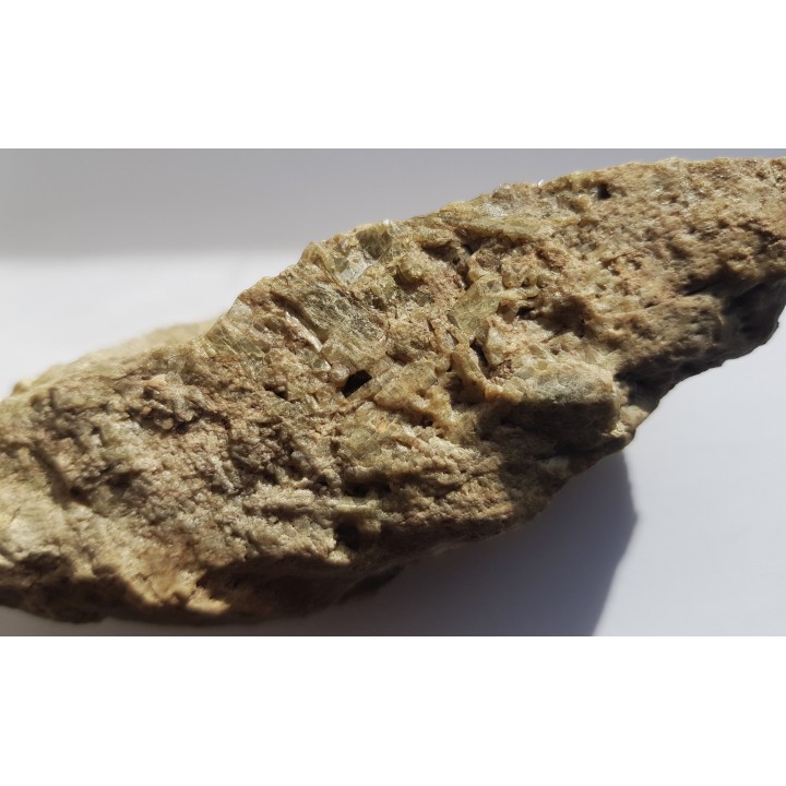 Krystaliczny, zielony wezuwian z Jordanowa Śląskiego