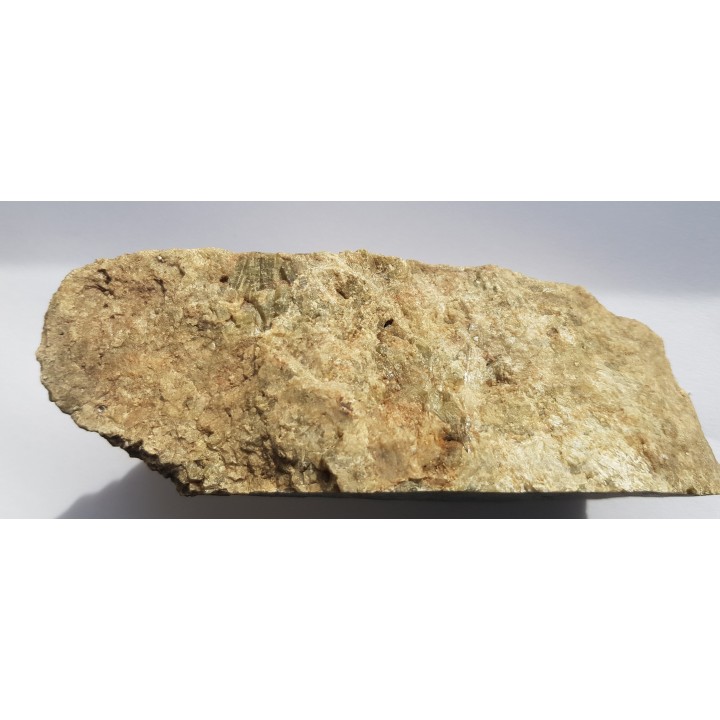 Krystaliczny, zielony wezuwian z Jordanowa Śląskiego