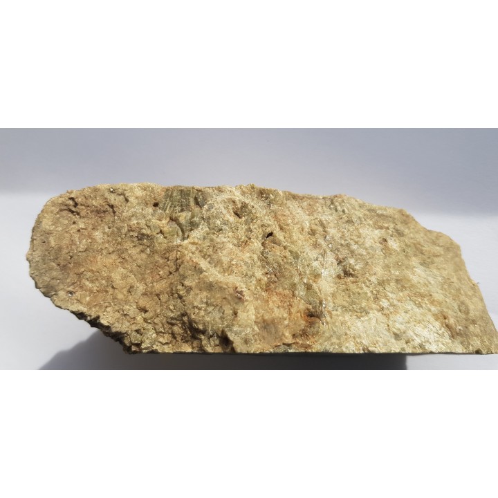 Krystaliczny, zielony wezuwian z Jordanowa Śląskiego