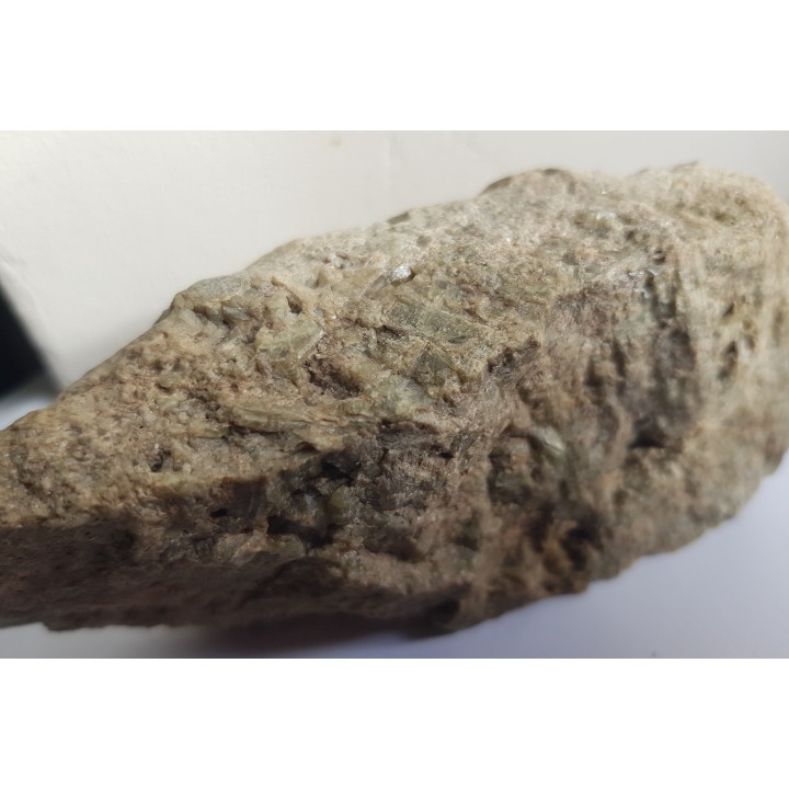 Krystaliczny, zielony wezuwian z Jordanowa Śląskiego