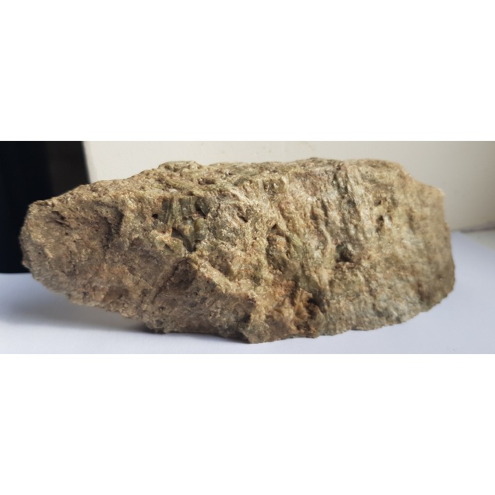 Krystaliczny, zielony wezuwian z Jordanowa Śląskiego