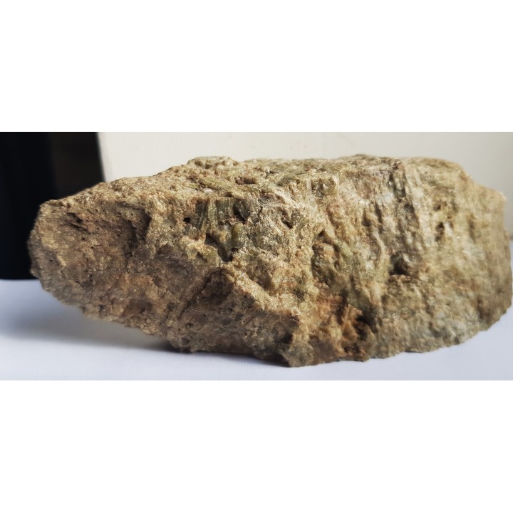 Krystaliczny, zielony wezuwian z Jordanowa Śląskiego