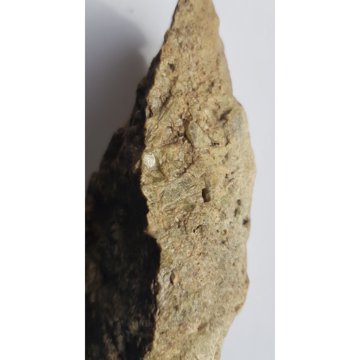 Krystaliczny, zielony wezuwian z Jordanowa Śląskiego