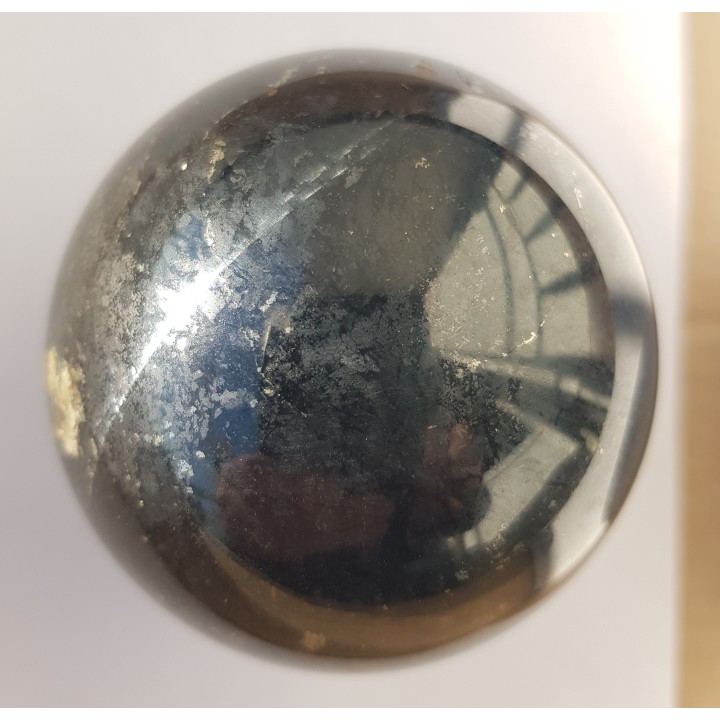 Czarna kula z kruszcami z Miedzianki k. Janowic Wlk.