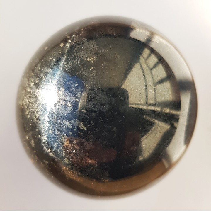 Czarna kula z kruszcami z Miedzianki k. Janowic Wlk.