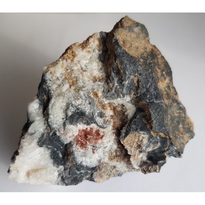 Kwarc z hematytem z łupków krzemionkowych z Gozdna