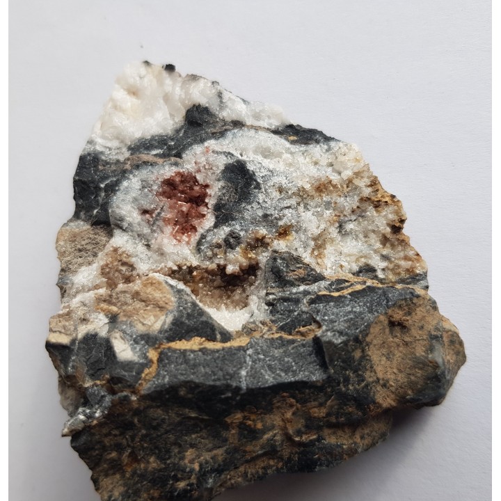 Kwarc z hematytem z łupków krzemionkowych z Gozdna