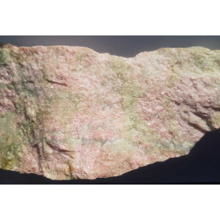 Spektakularny thulit z Jordanowa Śląskiego