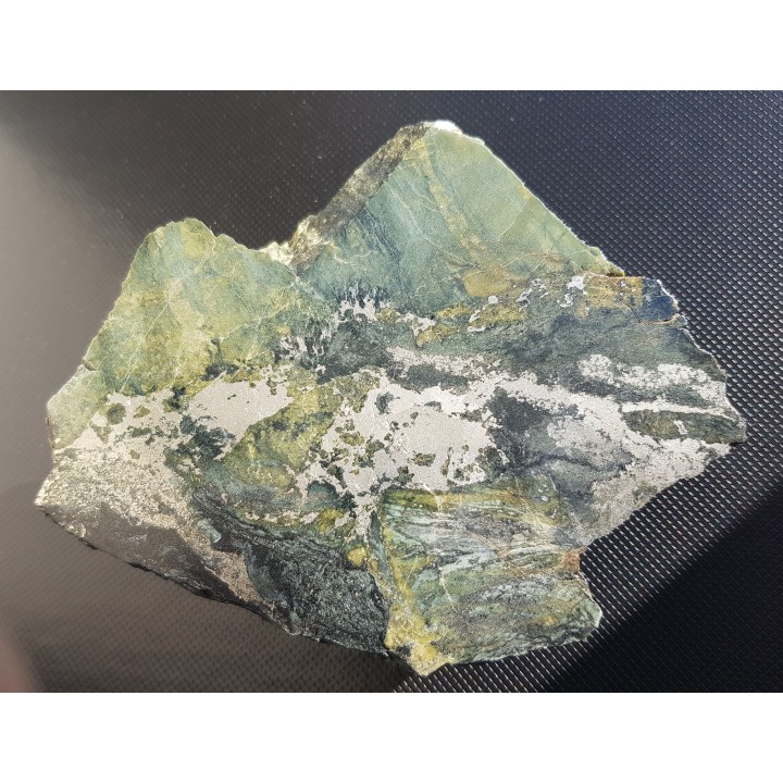 Piryt w skarnie z Kowar