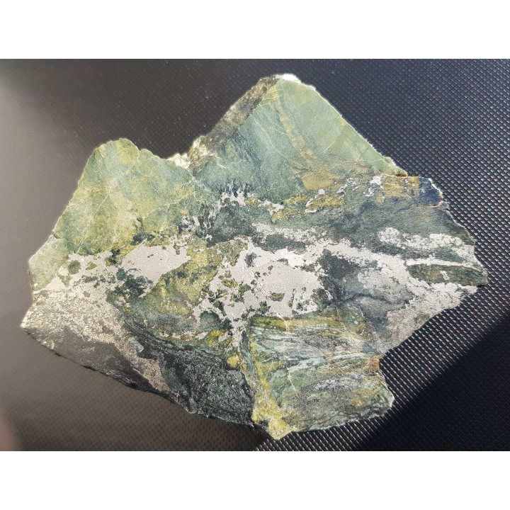 Piryt w skarnie z Kowar