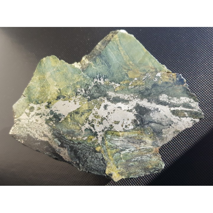 Piryt w skarnie z Kowar