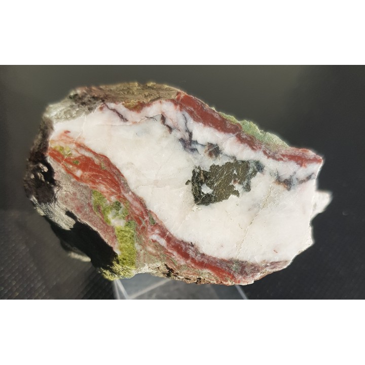 Chalkopiryt w żyle kalcytowej z Kowar