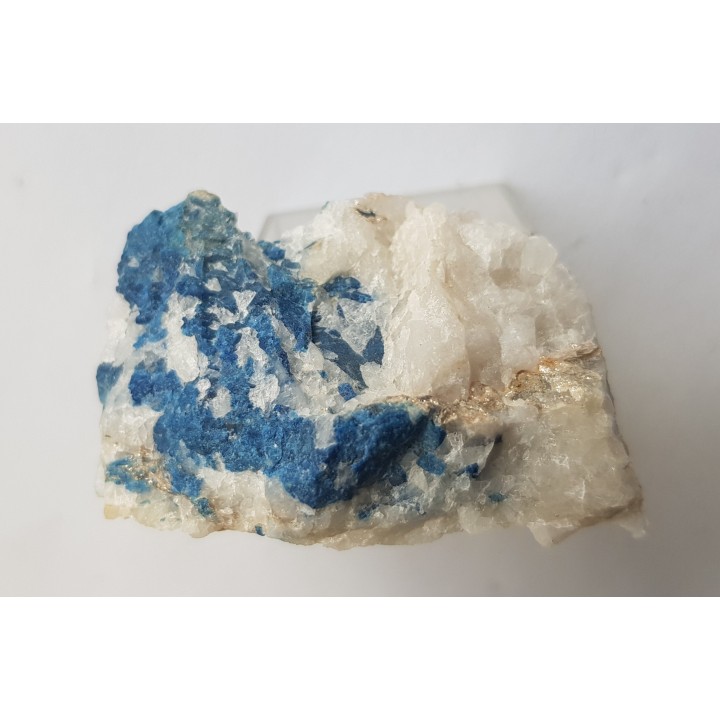 Lazulit w kwarcu z Kostolanów pod Tribecem (Słowacja)