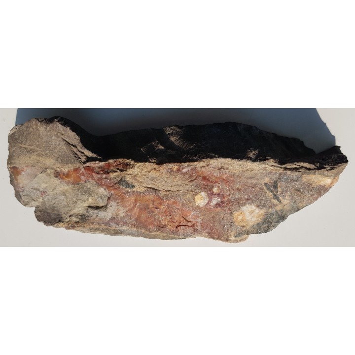 Piękna żyła z jaspisem w trachybazalcie