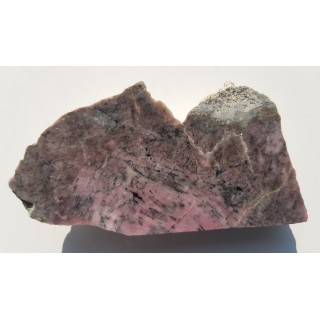 Okaz różowego klinozoisytu z Nasławic