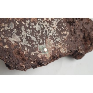 Miedź rodzima w melafirze migdałowcowym z Sokołowca w Górach Kaczawskich