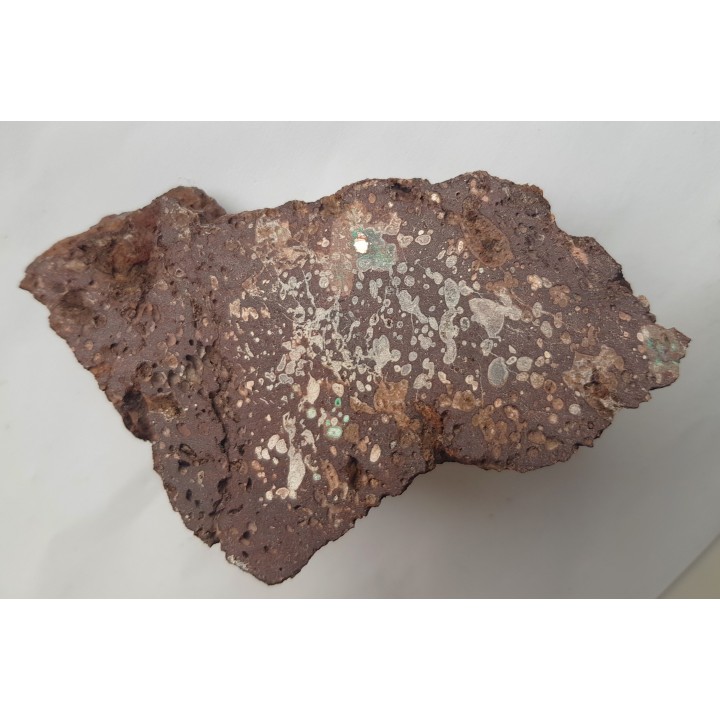 Miedź rodzima w melafirze migdałowcowym z Sokołowca w Górach Kaczawskich