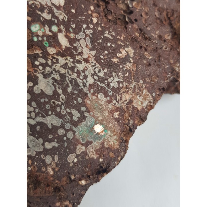 Miedź rodzima w melafirze migdałowcowym z Sokołowca w Górach Kaczawskich