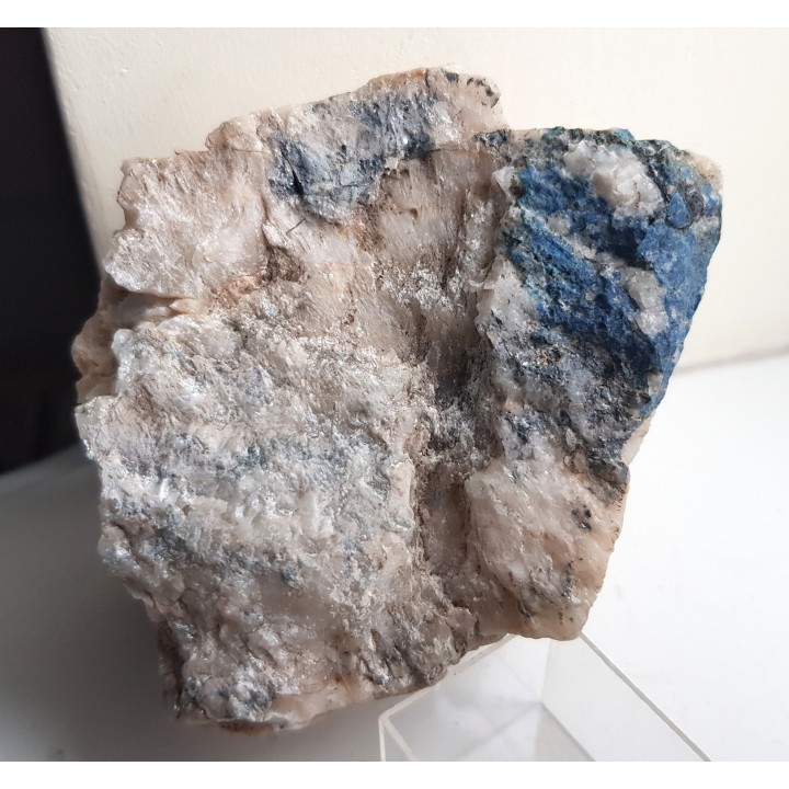 Okazały lazulit w kwarcu z Kostolanów pod Tribecem (Słowacja)