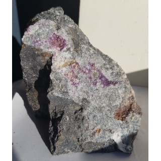 Krystaliczny amesyt chromowy z Tąpadeł k. Sobótki