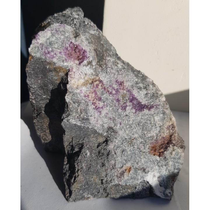 Krystaliczny amesyt chromowy z Tąpadeł k. Sobótki