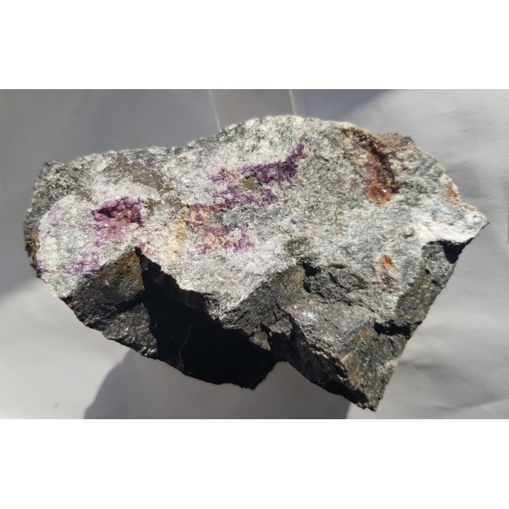 Krystaliczny amesyt chromowy z Tąpadeł k. Sobótki