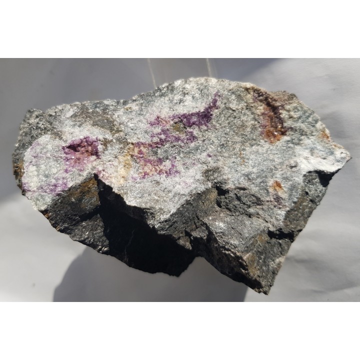 Krystaliczny amesyt chromowy z Tąpadeł k. Sobótki