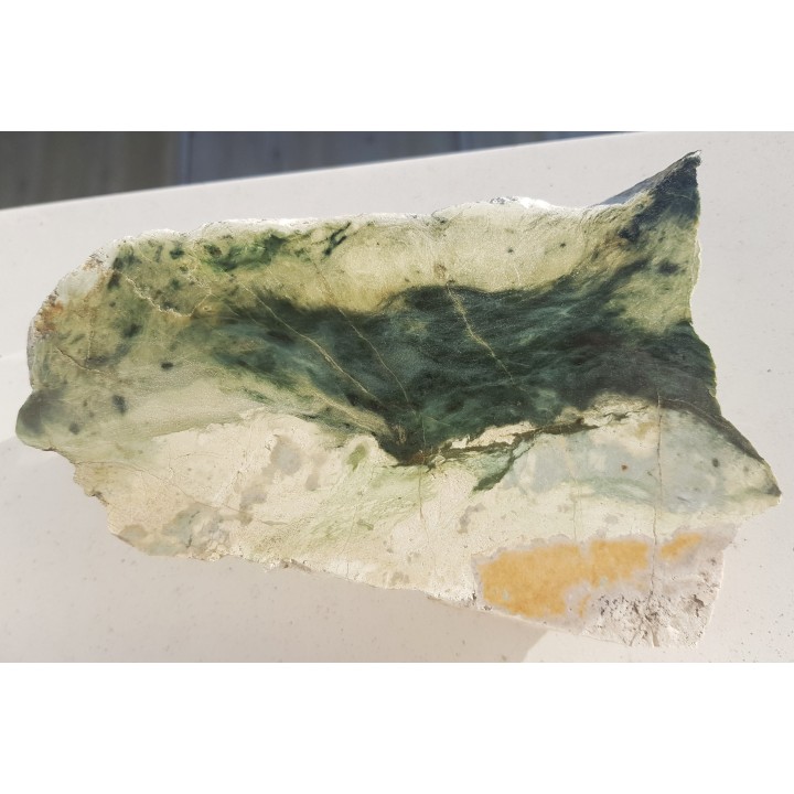 Nefryt na kontakcie z rodingitem z Jordanowa Śląskiego