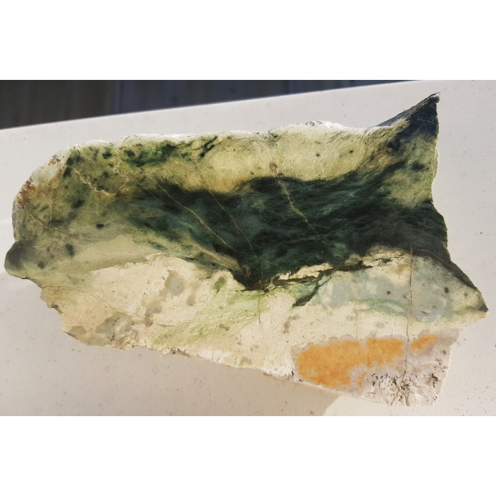 Nefryt na kontakcie z rodingitem z Jordanowa Śląskiego