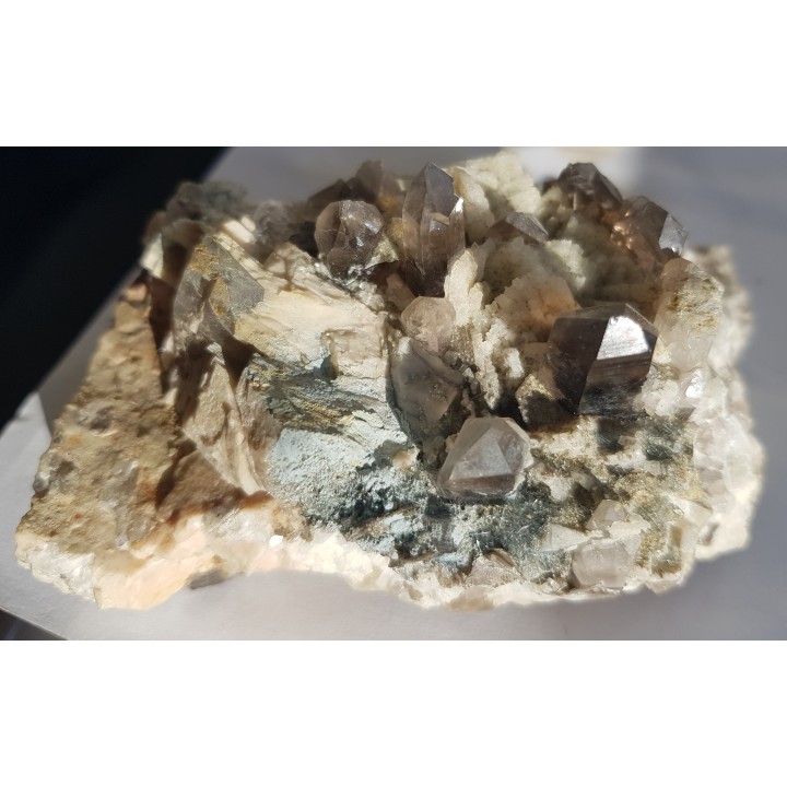 Szczotka kwarcowo-skaleniowa z turmalinami z Żółkiewki k. Strzegomia