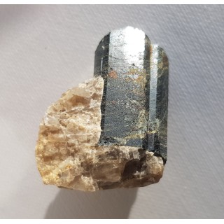 Kryształ turmalinu z Michałkowej