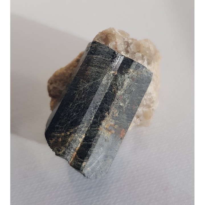 Kryształ turmalinu z Michałkowej