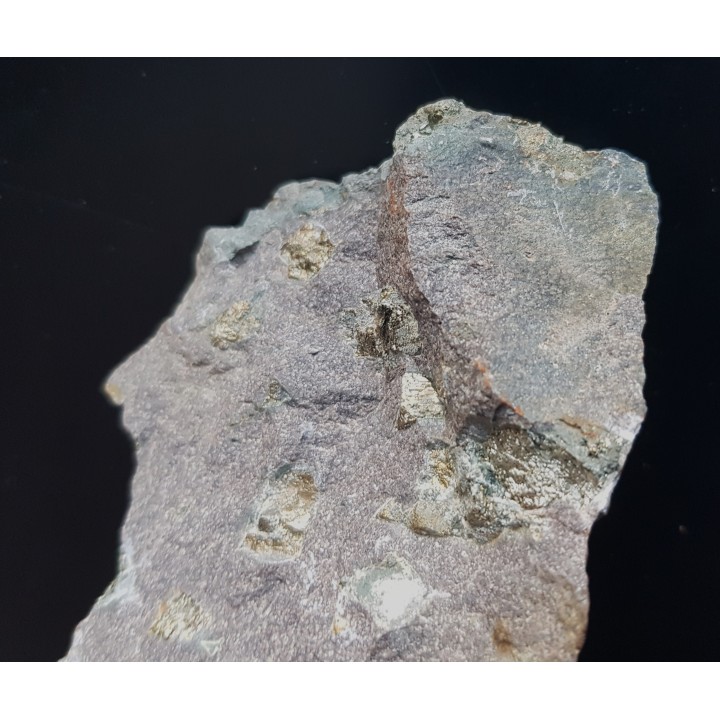 Piryty w hornfelsie z Rędzin