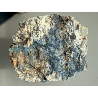 Wyjątkowy okaz dumortierytu z Peru