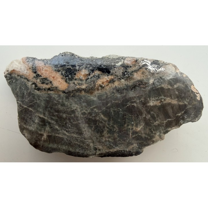 Granaty i pirotyn w skarnie z Kowar