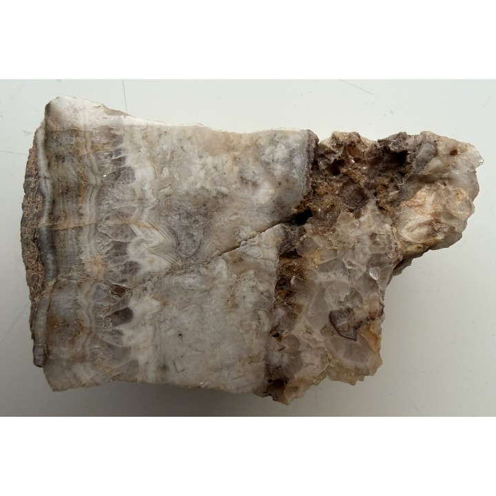 Żyła kwarcowo-ametystowo-chalcedonowa z Miedzianki k. Janowic Wlk.